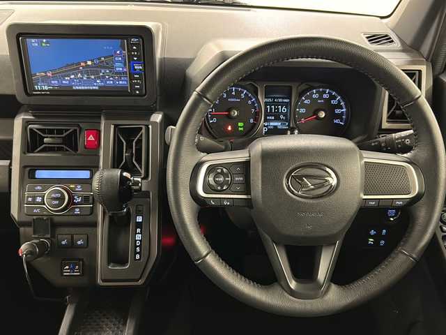 ダイハツ タフト G クロムベンチャー 道央・札幌 2021(令3)年 1万km ブラックマイカメタリック /衝突回避支援ブレーキ機能//衝突警報機能//車線逸脱警報機能//ふらつき警報//路側逸脱警報//ブレーキ制御付誤発進抑制機能//先行車発進お知らせ機能//アダプティブドライビングビーム//オートハイビーム//コーナーセンサー//標識認識機能//レーンキープコントロール//ブラインドスポットモニター//純正メモリナビ//CD DVD Bluetooth//フルセグテレビ//バックカメラ//アイドリングストップ//ガラスルーフ//ドアバイザー//プッシュスタート//スマートキー//純正エンジンスターター//ETC//LEDヘッドライト//社外AW付きスタッドレスタイヤ積込(165/65R15)