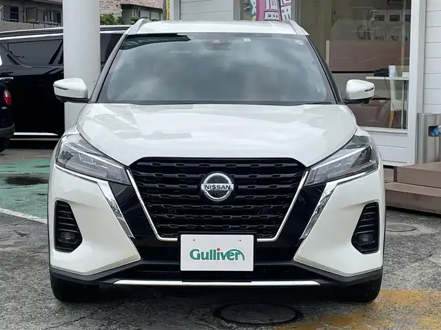 日産 キックス X ツートーンインテリアED 神奈川県 2020(令2)年 3.2万km ブリリアントホワイトパール 純正メモリナビ/　（CD・DVD・Bluetooth・USB）/フルセグTV/合皮シート/前席シートヒーター/プロパイロット/アラウンドビューモニター/エマージェンシーブレーキ/LEDヘッドライト/LEDフォグライト/ステアリングヒーター/純正17インチAW/スマートキー×2/保証書/取扱説明書