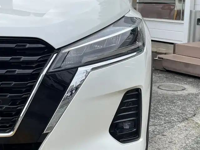 日産 キックス X ツートーンインテリアED 神奈川県 2020(令2)年 3.2万km ブリリアントホワイトパール 純正メモリナビ/　（CD・DVD・Bluetooth・USB）/フルセグTV/合皮シート/前席シートヒーター/プロパイロット/アラウンドビューモニター/エマージェンシーブレーキ/LEDヘッドライト/LEDフォグライト/ステアリングヒーター/純正17インチAW/スマートキー×2/保証書/取扱説明書