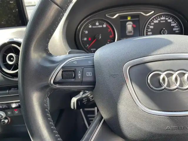 アウディ Ａ３ スポーツバック 1．4 TFSI 三重県 2016(平28)年 10.5万km ミトスブラックメタリック 登録時104380Km/ワンオーナー　/ナビ　/（AM・FM・TV・Bluetooth）/バッグカメラ　/クルコン追従なし/スペアキー　/パドルシフト　/ドラレコ　/ＭＴモード付　/アイドリングストップ　/クリアランスソナー　/コーナーセンサー　/ＬＥＤオートライト　/電動格納ミラー　/保証書/取説