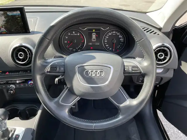 アウディ Ａ３ スポーツバック 1．4 TFSI 三重県 2016(平28)年 10.5万km ミトスブラックメタリック 登録時104380Km/ワンオーナー　/ナビ　/（AM・FM・TV・Bluetooth）/バッグカメラ　/クルコン追従なし/スペアキー　/パドルシフト　/ドラレコ　/ＭＴモード付　/アイドリングストップ　/クリアランスソナー　/コーナーセンサー　/ＬＥＤオートライト　/電動格納ミラー　/保証書/取説