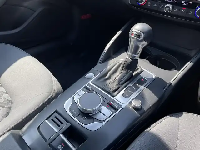 アウディ Ａ３ スポーツバック 1．4 TFSI 三重県 2016(平28)年 10.5万km ミトスブラックメタリック 登録時104380Km/ワンオーナー　/ナビ　/（AM・FM・TV・Bluetooth）/バッグカメラ　/クルコン追従なし/スペアキー　/パドルシフト　/ドラレコ　/ＭＴモード付　/アイドリングストップ　/クリアランスソナー　/コーナーセンサー　/ＬＥＤオートライト　/電動格納ミラー　/保証書/取説