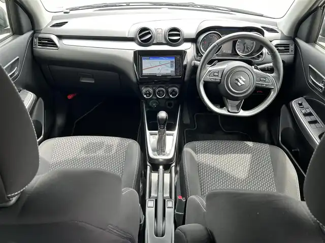 スズキ スイフト HYBRID RS 和歌山県 2018(平30)年 2.4万km ピュアホワイトP 社外ナビ/Bluetooth/フルセグTV/バックカメラ/プリクラッシュセーフティ/レーンキープアシスト/横滑り防止装置/レーダークルーズコントロール/本革ステアリング/LEDヘッドライト/オートライト/フォグランプ/前後ドライブレコーダー/純正16インチアルミホイール/ビルトインETC/シートヒーター（ドライブ席）/パドルシフト/アイドリングストップ/ステリングリモコン/ドアバイザー/純正フロアマット/ウィンカーミラー/プッシュスタート/スマートキー