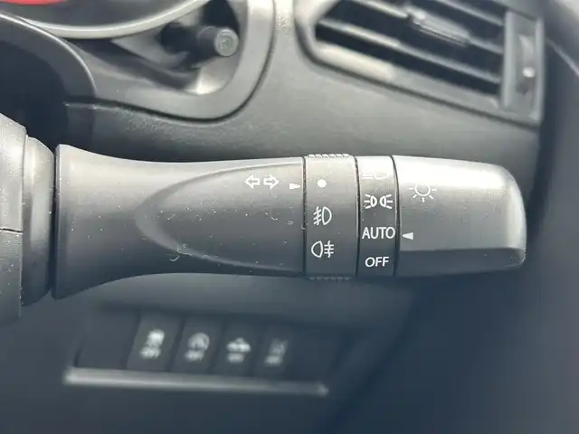 スズキ スイフト HYBRID RS 和歌山県 2018(平30)年 2.4万km ピュアホワイトP 社外ナビ/Bluetooth/フルセグTV/バックカメラ/プリクラッシュセーフティ/レーンキープアシスト/横滑り防止装置/レーダークルーズコントロール/本革ステアリング/LEDヘッドライト/オートライト/フォグランプ/前後ドライブレコーダー/純正16インチアルミホイール/ビルトインETC/シートヒーター（ドライブ席）/パドルシフト/アイドリングストップ/ステリングリモコン/ドアバイザー/純正フロアマット/ウィンカーミラー/プッシュスタート/スマートキー