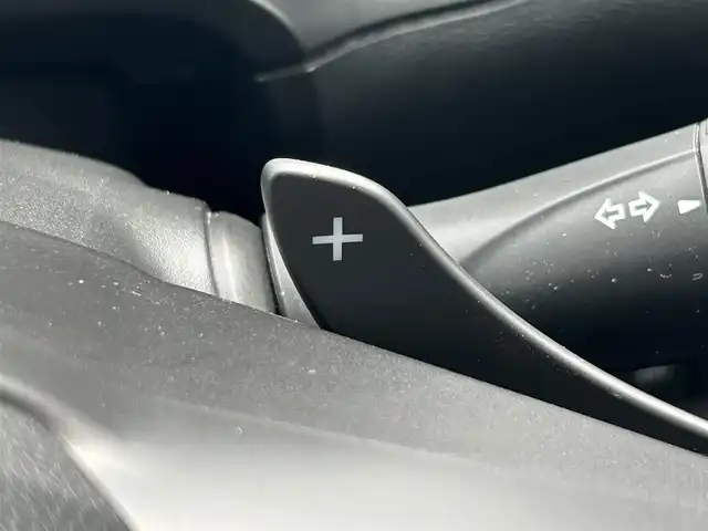 スズキ スイフト HYBRID RS 和歌山県 2018(平30)年 2.4万km ピュアホワイトP 社外ナビ/Bluetooth/フルセグTV/バックカメラ/プリクラッシュセーフティ/レーンキープアシスト/横滑り防止装置/レーダークルーズコントロール/本革ステアリング/LEDヘッドライト/オートライト/フォグランプ/前後ドライブレコーダー/純正16インチアルミホイール/ビルトインETC/シートヒーター（ドライブ席）/パドルシフト/アイドリングストップ/ステリングリモコン/ドアバイザー/純正フロアマット/ウィンカーミラー/プッシュスタート/スマートキー