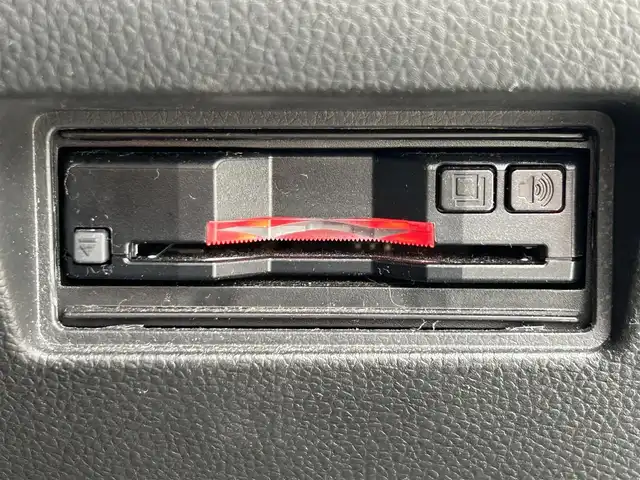 スズキ スイフト HYBRID RS 和歌山県 2018(平30)年 2.4万km ピュアホワイトP 社外ナビ/Bluetooth/フルセグTV/バックカメラ/プリクラッシュセーフティ/レーンキープアシスト/横滑り防止装置/レーダークルーズコントロール/本革ステアリング/LEDヘッドライト/オートライト/フォグランプ/前後ドライブレコーダー/純正16インチアルミホイール/ビルトインETC/シートヒーター（ドライブ席）/パドルシフト/アイドリングストップ/ステリングリモコン/ドアバイザー/純正フロアマット/ウィンカーミラー/プッシュスタート/スマートキー