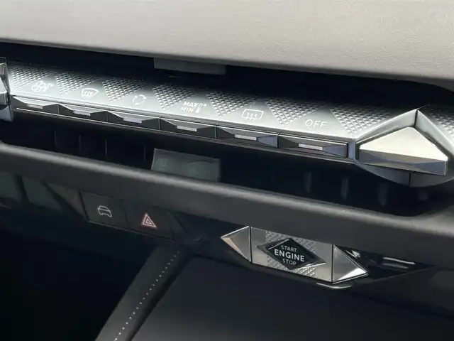 ＤＳオートモビル シトロエン ＤＳ４ オペラ ブルーHDi 東京都 2024(令6)年 0.7万km パール 特別仕様車/メモリーナビ/３６０°カメラ/ＡＣＣ/ＳＲ/クリオブラウンナッパ革/前席Ｓベンチレーター/ＨＵＤ/ＤＳマトリクスＬＥＤ/リアシーケンシャルウィンカー/ワイヤレスチャージ/Ａセーフティ/ミラースクリーン/ＥＴC