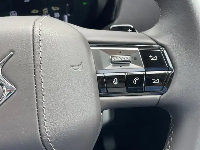 ＤＳオートモビル シトロエン ＤＳ４ オペラ ブルーHDi 東京都 2024(令6)年 0.7万km パール 特別仕様車/メモリーナビ/３６０°カメラ/ＡＣＣ/ＳＲ/クリオブラウンナッパ革/前席Ｓベンチレーター/ＨＵＤ/ＤＳマトリクスＬＥＤ/リアシーケンシャルウィンカー/ワイヤレスチャージ/Ａセーフティ/ミラースクリーン/ＥＴC