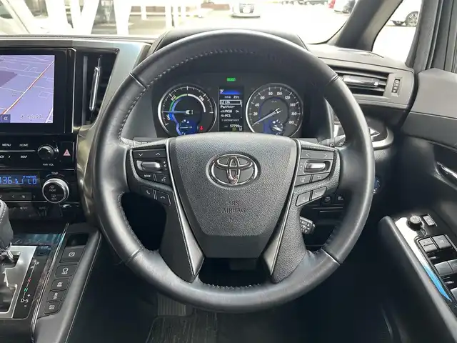 トヨタ アルファードハイブリット S タイプゴールドⅡ 静岡県 2021(令3)年 5.8万km パール ４ＷＤ/トヨタセーフティセンス/純正９型ディスプレイ/ナビＴＶキット/フルセグTV/バックカメラ/ビルトインＥＴＣ/ドラレコ/オットマン/100V/1500W/両側電動スライドドア/電動リアゲート/レーダークルーズ/ハーフレザー/WAC/３眼ＬＥＤヘッド/オートライト/オートハイビーム/モデリスタ製２０ＡＷ