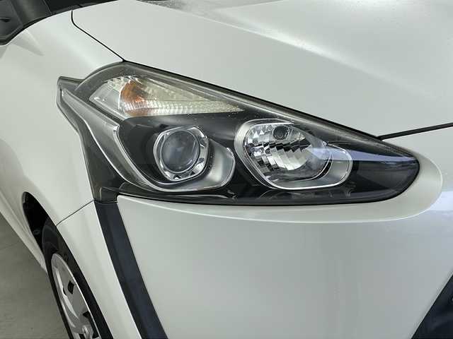 トヨタ シエンタ X 鹿児島県 2015(平27)年 4.2万km ホワイトパールクリスタルシャイン 社外ナビ【CN-RS01WD】/バックカメラ/片側パワースライドドア/純正フロアマット/純正ドアバイザー/ISOFIX/ヘッドライトレベライザー/ETC/電格ミラー/シートハイトアジャスター/バニティーミラー