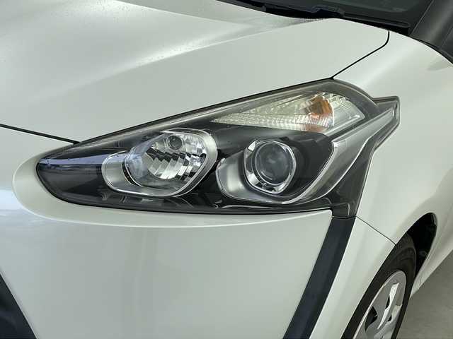 トヨタ シエンタ X 鹿児島県 2015(平27)年 4.2万km ホワイトパールクリスタルシャイン 社外ナビ【CN-RS01WD】/バックカメラ/片側パワースライドドア/純正フロアマット/純正ドアバイザー/ISOFIX/ヘッドライトレベライザー/ETC/電格ミラー/シートハイトアジャスター/バニティーミラー