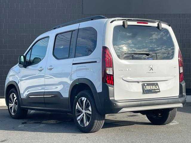 プジョー プジョー リフター GT 埼玉県 2023(令5)年 0.8万km 白 ワンオーナー/ディスプレイオーディオ/マルチパノラミックルーフ/サイドカメラ/バックカメラ/ルーフレール/ＡＣＣ/セーフティブレーキ/ブラインドスポットモニター/レーンキープアシスト