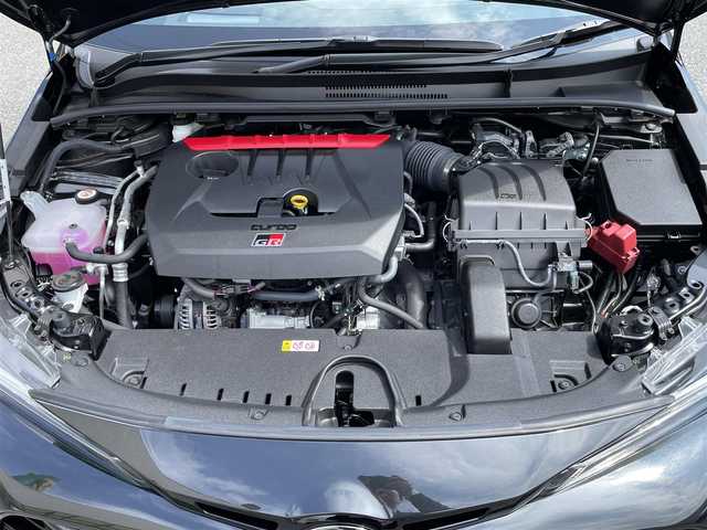 トヨタ ＧＲカローラ RZ 神奈川県 2023(令5)年 0.2万km プレシャスブラックパール ワンオーナー/カーボンルーフ/BBS製純正18インチAW/GR赤ブレーキキャリパー/JBLスピーカー/HUD/ワイヤレス充電/純正10.5インチディスプレイ/純正メモリーナビ・地デジTV/純正USB/BT/Miracast/バックモニター/ビルトインETC2.0/ハーフレザーシート/前席シートヒーター/ステアリングヒーター/トヨタセーフティセンス/レーダークルーズコントロール/PCS/LDA/BSM/RCTA/SEA/RSA/オートハイビーム/コーナーセンサー/寒冷地仕様/プッシュスタート/スマートキー×2/純正フロアマット/R5/6年ディーラー整備記録/保証書・取説あり