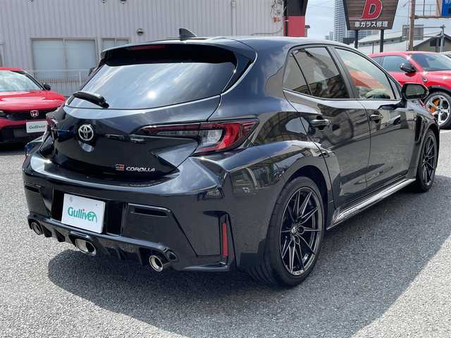 トヨタ ＧＲカローラ RZ 神奈川県 2023(令5)年 0.2万km プレシャスブラックパール ワンオーナー/カーボンルーフ/BBS製純正18インチAW/GR赤ブレーキキャリパー/JBLスピーカー/HUD/ワイヤレス充電/純正10.5インチディスプレイ/純正メモリーナビ・地デジTV/純正USB/BT/Miracast/バックモニター/ビルトインETC2.0/ハーフレザーシート/前席シートヒーター/ステアリングヒーター/トヨタセーフティセンス/レーダークルーズコントロール/PCS/LDA/BSM/RCTA/SEA/RSA/オートハイビーム/コーナーセンサー/寒冷地仕様/プッシュスタート/スマートキー×2/純正フロアマット/R5/6年ディーラー整備記録/保証書・取説あり