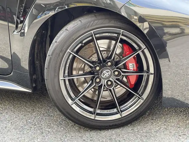 トヨタ ＧＲカローラ RZ 神奈川県 2023(令5)年 0.2万km プレシャスブラックパール ワンオーナー/カーボンルーフ/BBS製純正18インチAW/GR赤ブレーキキャリパー/JBLスピーカー/HUD/ワイヤレス充電/純正10.5インチディスプレイ/純正メモリーナビ・地デジTV/純正USB/BT/Miracast/バックモニター/ビルトインETC2.0/ハーフレザーシート/前席シートヒーター/ステアリングヒーター/トヨタセーフティセンス/レーダークルーズコントロール/PCS/LDA/BSM/RCTA/SEA/RSA/オートハイビーム/コーナーセンサー/寒冷地仕様/プッシュスタート/スマートキー×2/純正フロアマット/R5/6年ディーラー整備記録/保証書・取説あり