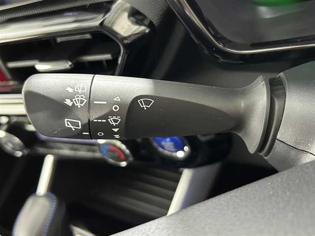 トヨタ ライズ Z 佐賀県 2022(令4)年 0.8万km ブラックマイカメタリック 純正9インチディスプレイオーディオ/フルセグTV/Bluetooth/HDMI/USB/全周囲カメラ/ビルトインETC/前方・後方ドライブレコーダー/運転席・助手席シートヒーター/レーダークルーズコントロール/レーンアシスト/衝突被害軽減ブレーキ/先行車発進お知らせ機能/ロードサインアシスト/クリアランスソナー/LEDヘッドライト/オートライト/フォグライト/純正17インチアルミホイール/レザー調シートカバー/保証書/取扱説明書