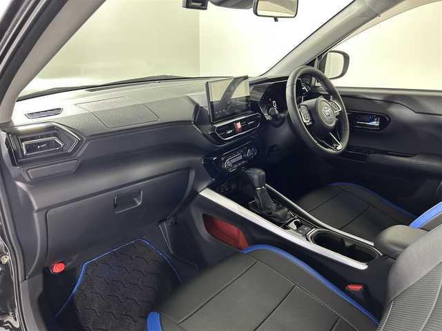 トヨタ ライズ Z 佐賀県 2022(令4)年 0.8万km ブラックマイカメタリック 純正9インチディスプレイオーディオ/フルセグTV/Bluetooth/HDMI/USB/全周囲カメラ/ビルトインETC/前方・後方ドライブレコーダー/運転席・助手席シートヒーター/レーダークルーズコントロール/レーンアシスト/衝突被害軽減ブレーキ/先行車発進お知らせ機能/ロードサインアシスト/クリアランスソナー/LEDヘッドライト/オートライト/フォグライト/純正17インチアルミホイール/レザー調シートカバー/保証書/取扱説明書