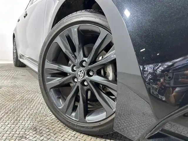 トヨタ カローラツーリング ハイブリッド ダブルバイビー 大阪府 2022(令4)年 2.2万km ブラックマイカ 純正ディスプレイオーディオ バックカメラ ETC ハーフレザー シートヒーター ステアリングヒーター 衝突軽減 レーダークルコン クリアランスソナー トヨタセーフティセンス スマートキー