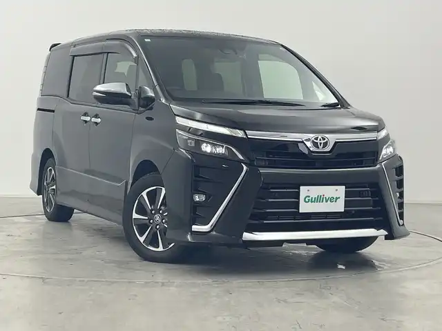 トヨタ ヴォクシー ZS 煌Ⅲ 群馬県 2020(令2)年 3.5万km ブラック 純正10型ナビ 純正12型後席モニター　バックカメラ　クルーズコントロール　衝突被害軽減ブレーキ　両側電動スライド　純正ビルトインETC2.0 前後ドライブレコーダー　LEDヘッドライト　禁煙車