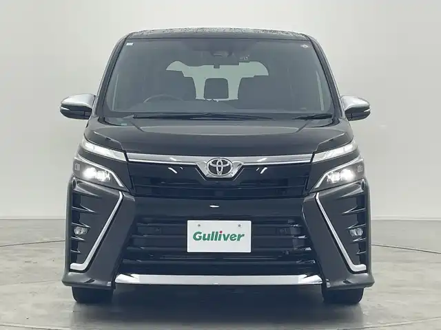 トヨタ ヴォクシー ZS 煌Ⅲ 群馬県 2020(令2)年 3.5万km ブラック 純正10型ナビ 純正12型後席モニター　バックカメラ　クルーズコントロール　衝突被害軽減ブレーキ　両側電動スライド　純正ビルトインETC2.0 前後ドライブレコーダー　LEDヘッドライト　禁煙車