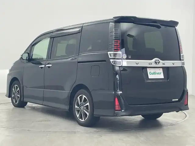 トヨタ ヴォクシー ZS 煌Ⅲ 群馬県 2020(令2)年 3.5万km ブラック 純正10型ナビ 純正12型後席モニター　バックカメラ　クルーズコントロール　衝突被害軽減ブレーキ　両側電動スライド　純正ビルトインETC2.0 前後ドライブレコーダー　LEDヘッドライト　禁煙車