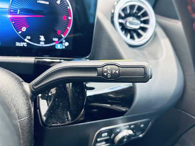 メルセデス・ベンツ Ｍ・ベンツ ＧＬＡ２００ｄ 4マチック AMGライン 大阪府 2024(令6)年 1.1万km デジタルホワイト アドバンスドP/レーダーセーフティP/HUD/サンルーフ/ACC/ハーフレザー/メモリ付きパワーシート/シートヒーター/純正ナビ/TV/360度カメラ/純正20インチAW/LEDヘッドライト/アンビエントライト/電動リアゲート/ブルメスター/ブラインドスポット/ワイヤレス充電