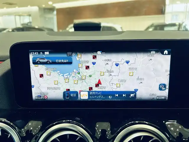 メルセデス・ベンツ Ｍ・ベンツ ＧＬＡ２００ｄ 4マチック AMGライン 大阪府 2024(令6)年 1.1万km デジタルホワイト アドバンスドP/レーダーセーフティP/HUD/サンルーフ/ACC/ハーフレザー/メモリ付きパワーシート/シートヒーター/純正ナビ/TV/360度カメラ/純正20インチAW/LEDヘッドライト/アンビエントライト/電動リアゲート/ブルメスター/ブラインドスポット/ワイヤレス充電
