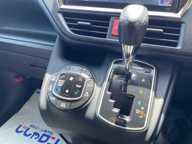 トヨタ ヴォクシー ZS 宮城県 2014(平26)年 13.9万km ホワイトパールクリスタルシャイン (株)IDOMが運営する【じしゃロン仙台店】の自社ローン専用車両になりますこちらは現金またはオートローンご利用時の価格です。自社ローンご希望の方は別途その旨お申付け下さい/両側パワスラ/フリップダウンモニター/10インチSDナビ/フルセグ/Bluetooth/バックカメラ/CD/DVD/ドラレコ/ビルトインETC/LEDヘッドライト