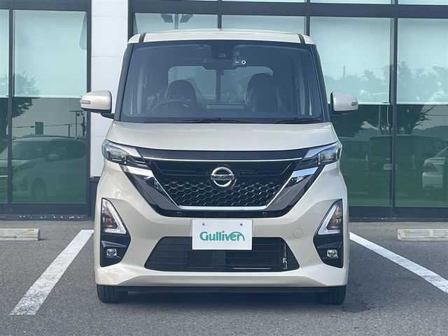 日産 ルークス HWS X プロパイロットED 和歌山県 2022(令4)年 1.7万km フローズンバニラパール 純正9インチナビ（MM321D-V）/フルセグTV/Bluetooth/CD/DVD/USB/全周囲カメラ/ビルトインETC/前後ドライブレコーダー/プロパイロット/衝突軽減カメラ/レーンキープアシスト/レーダークルーズコントロール/コーナーセンサー/両側パワースライドドア/ハンズフリーオートスライド/快適パックA/プラズマクラスター付きリヤシーリングファン/パーソナルテーブル/カップホルダー9個/助手席裏USBソケット/ロールサンシェード/撥水加工シート/電動パーキングブレーキ/オートブレーキホールド/LEDヘッドライト/フォグランプ/オートライト/オートハイビーム/純正14インチAW/ドアバイザー/プッシュスタート/スマートキー