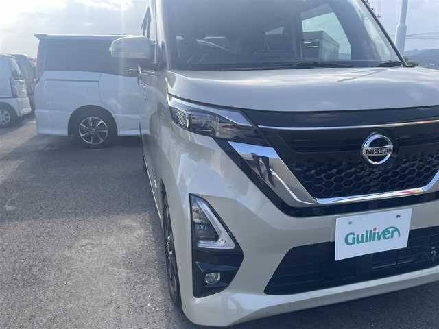 日産 ルークス HWS X プロパイロットED 和歌山県 2022(令4)年 1.7万km フローズンバニラパール 純正9インチナビ（MM321D-V）/フルセグTV/Bluetooth/CD/DVD/USB/全周囲カメラ/ビルトインETC/前後ドライブレコーダー/プロパイロット/衝突軽減カメラ/レーンキープアシスト/レーダークルーズコントロール/コーナーセンサー/両側パワースライドドア/ハンズフリーオートスライド/快適パックA/プラズマクラスター付きリヤシーリングファン/パーソナルテーブル/カップホルダー9個/助手席裏USBソケット/ロールサンシェード/撥水加工シート/電動パーキングブレーキ/オートブレーキホールド/LEDヘッドライト/フォグランプ/オートライト/オートハイビーム/純正14インチAW/ドアバイザー/プッシュスタート/スマートキー