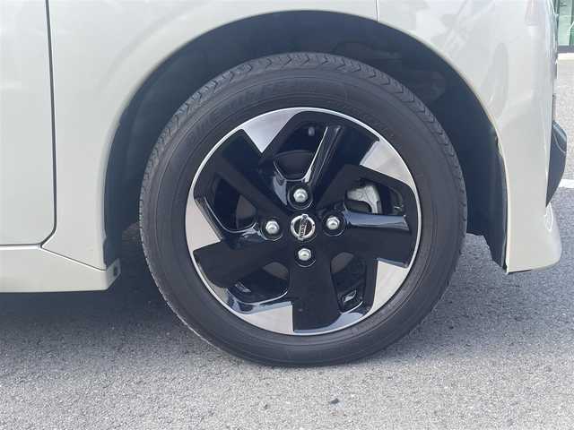 日産 ルークス HWS X プロパイロットED 和歌山県 2022(令4)年 1.7万km フローズンバニラパール 純正9インチナビ（MM321D-V）/フルセグTV/Bluetooth/CD/DVD/USB/全周囲カメラ/ビルトインETC/前後ドライブレコーダー/プロパイロット/衝突軽減カメラ/レーンキープアシスト/レーダークルーズコントロール/コーナーセンサー/両側パワースライドドア/ハンズフリーオートスライド/快適パックA/プラズマクラスター付きリヤシーリングファン/パーソナルテーブル/カップホルダー9個/助手席裏USBソケット/ロールサンシェード/撥水加工シート/電動パーキングブレーキ/オートブレーキホールド/LEDヘッドライト/フォグランプ/オートライト/オートハイビーム/純正14インチAW/ドアバイザー/プッシュスタート/スマートキー