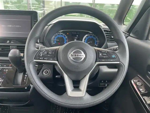 日産 ルークス HWS X プロパイロットED 和歌山県 2022(令4)年 1.7万km フローズンバニラパール 純正9インチナビ（MM321D-V）/フルセグTV/Bluetooth/CD/DVD/USB/全周囲カメラ/ビルトインETC/前後ドライブレコーダー/プロパイロット/衝突軽減カメラ/レーンキープアシスト/レーダークルーズコントロール/コーナーセンサー/両側パワースライドドア/ハンズフリーオートスライド/快適パックA/プラズマクラスター付きリヤシーリングファン/パーソナルテーブル/カップホルダー9個/助手席裏USBソケット/ロールサンシェード/撥水加工シート/電動パーキングブレーキ/オートブレーキホールド/LEDヘッドライト/フォグランプ/オートライト/オートハイビーム/純正14インチAW/ドアバイザー/プッシュスタート/スマートキー