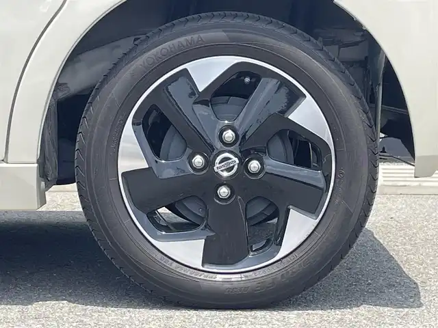 日産 ルークス HWS X プロパイロットED 和歌山県 2022(令4)年 1.7万km フローズンバニラパール 純正9インチナビ（MM321D-V）/フルセグTV/Bluetooth/CD/DVD/USB/全周囲カメラ/ビルトインETC/前後ドライブレコーダー/プロパイロット/衝突軽減カメラ/レーンキープアシスト/レーダークルーズコントロール/コーナーセンサー/両側パワースライドドア/ハンズフリーオートスライド/快適パックA/プラズマクラスター付きリヤシーリングファン/パーソナルテーブル/カップホルダー9個/助手席裏USBソケット/ロールサンシェード/撥水加工シート/電動パーキングブレーキ/オートブレーキホールド/LEDヘッドライト/フォグランプ/オートライト/オートハイビーム/純正14インチAW/ドアバイザー/プッシュスタート/スマートキー