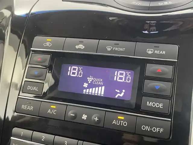 日産 エルグランド VIP 埼玉県 2018(平30)年 2.2万km ブリリアントホワイトパール サンルーフ/ＢＯＳＥサウンドシステム/オートステップ/純正８インチナビ/純正フリップダウンモニター/アラウンドビューモニター/ビルトインＥＴＣ/黒レザーシート/シートヒーター/メモリーシート/クルーズコントロール/両側電動スライドドア