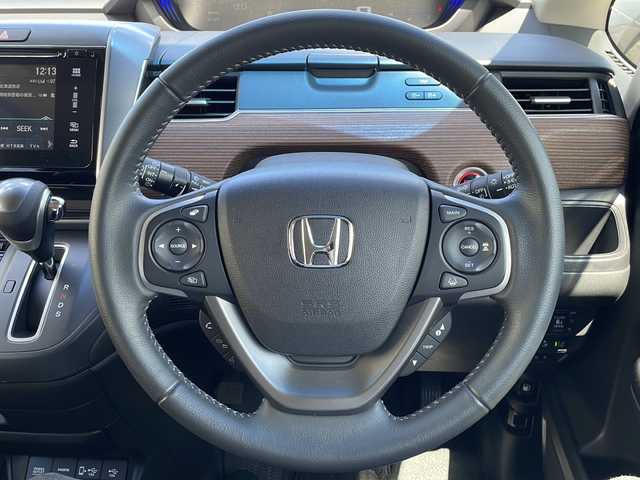 ホンダ フリード クロスター ホンダセンシング 道北・旭川 2020(令2)年 1.7万km スーパープラチナグレーメタリック /４ＷＤ//禁煙車//純正ナビ//ＣＤ/ＤＶＤ/フルセグ/ＢＴ//両側パワースライドドア//前席シートヒーター//ホンダセンシング/アダプティブ・クルーズ・コントロール/衝突軽減ブレーキ/誤発進抑制機能/歩行者事故低減ステアリング/路外逸脱抑制機能/車線維持支援システム/先行車発信お知らせ機能/標識認識機能//バックカメラ//ＬＥＤヘッドライト//オートライト//アダクティブコーナーリングランプ//ハーフレザーシート//ステアリングリモコン//フロントワイパーデアイサー//ドアミラーヒーター//保証書、取説//スペアキー×１