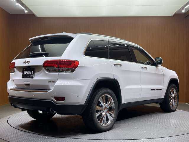 クライスラー・ジープ ジープ グランドチェロキー LTD 千葉県 2018(平30)年 1.9万km ブライトホワイトクリアコート ＡＣＣ　/純正ナビ　/バックカメラ/黒革　/シートヒーター　/パワーシート　/ＡＬＰＩＮＥ製プレミアムサウンド　/キセノンヘッドライト　/オートライト　/ステアリングヒーター