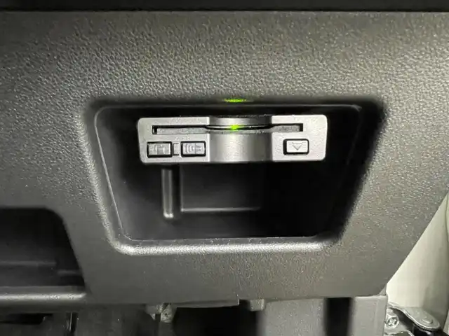 ダイハツ ウェイク G ターボ SA Ⅱ 岡山県 2017(平29)年 5.5万km パールホワイトⅢ 純正8インチSDナビ NSZP-X67D/地デジ/BT/CD/DVD/HDMI/バックカメラ /両側パワースライドドア /スマートアシスト2/LEDヘッドライト/フォグランプ/ETC/ステアリングスイッチ/純正14インチアルミホイール/オートライト /サイドエアバック/純正フロアマット/リアサンシェード/ISOFIX/新車保証書