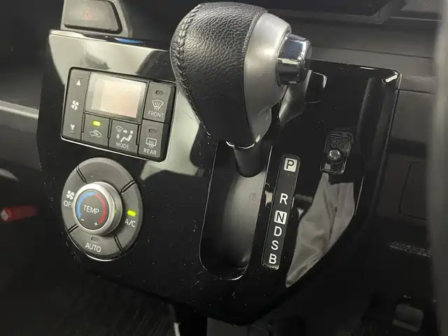 ダイハツ ウェイク G ターボ SA Ⅱ 岡山県 2017(平29)年 5.5万km パールホワイトⅢ 純正8インチSDナビ NSZP-X67D/地デジ/BT/CD/DVD/HDMI/バックカメラ /両側パワースライドドア /スマートアシスト2/LEDヘッドライト/フォグランプ/ETC/ステアリングスイッチ/純正14インチアルミホイール/オートライト /サイドエアバック/純正フロアマット/リアサンシェード/ISOFIX/新車保証書