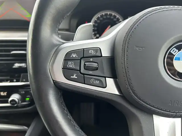 ＢＭＷ ５２３ｉ Mスポーツ 滋賀県 2018(平30)年 3.3万km アルピンホワイトⅢ 純正ナビ/フルセグTV/コンフォートアクセス/ACC/LKA/BSM/360°カメラ/パドルシフト/ドラレコ前後/ワイヤレス充電/ディスプレイキー/パワーバックドア