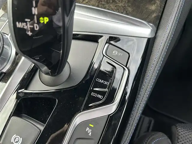 ＢＭＷ ５２３ｉ Mスポーツ 滋賀県 2018(平30)年 3.3万km アルピンホワイトⅢ 純正ナビ/フルセグTV/コンフォートアクセス/ACC/LKA/BSM/360°カメラ/パドルシフト/ドラレコ前後/ワイヤレス充電/ディスプレイキー/パワーバックドア