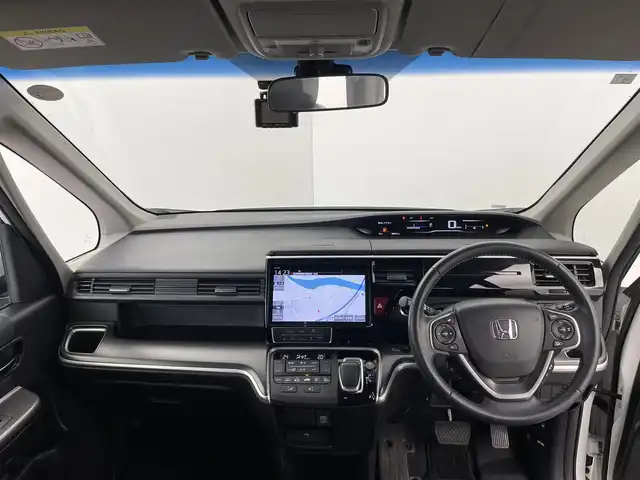 ホンダ ステップワゴン スパーダ eHEV G EXホンダS 群馬県 2021(令3)年 8.4万km パール フリップダウンモニター　純正９インチナビ　マルチビューモニター　アダプティブクルーズコントロール　両側パワースライドドア　ＬＥＤ　シートヒーター　純正１６インチＡＷ　ステアリングリモコン　禁煙車