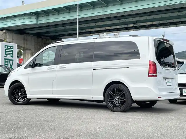 メルセデス・ベンツ Ｍ・ベンツ Ｖ２２０ d AVG EXTロング ブラックスイート 福岡県 2023(令5)年 3.6万km パール 純正HDDナビ（フルセグTV/BT）全方位カメラ両側パワスラ後席モニタークルコンブルメスターコーナーセンサーBSMシートヒーターエアシートパワーシートデジタルインナーミラーETCドラレコ電動リアゲートマッサージ純正19インチアルミホイール純正LEDヘッドライト純正フロアマット