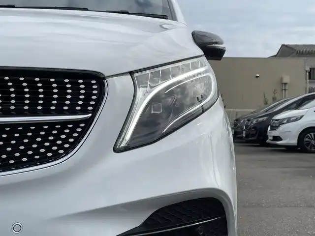 メルセデス・ベンツ Ｍ・ベンツ Ｖ２２０ d AVG EXTロング ブラックスイート 福岡県 2023(令5)年 3.6万km パール 純正HDDナビ（フルセグTV/BT）全方位カメラ両側パワスラ後席モニタークルコンブルメスターコーナーセンサーBSMシートヒーターエアシートパワーシートデジタルインナーミラーETCドラレコ電動リアゲートマッサージ純正19インチアルミホイール純正LEDヘッドライト純正フロアマット