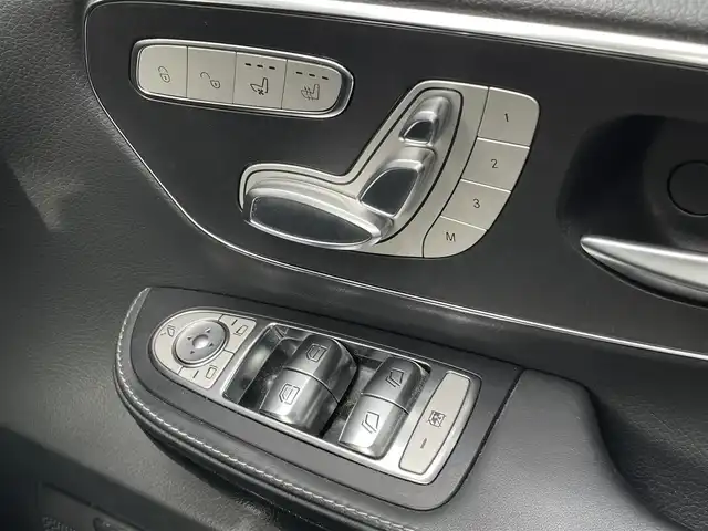 メルセデス・ベンツ Ｍ・ベンツ Ｖ２２０ d AVG EXTロング ブラックスイート 福岡県 2023(令5)年 3.6万km パール 純正HDDナビ（フルセグTV/BT）全方位カメラ両側パワスラ後席モニタークルコンブルメスターコーナーセンサーBSMシートヒーターエアシートパワーシートデジタルインナーミラーETCドラレコ電動リアゲートマッサージ純正19インチアルミホイール純正LEDヘッドライト純正フロアマット