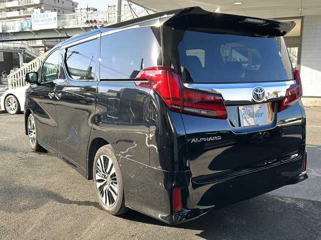 トヨタ アルファード S Cパッケージ 京都府 2023(令5)年 5.6万km ブラック ディスプレイオーディオナビ10.3インチ/トヨタセーフティセンス/レーンキープアシスト/レーダークルーズコントロール/プリクラッシュセーフティ（PCS）/ロードサインアシスト（RSA）/オートマチックハイビーム/クリアランスソナー/ＢＳＭ/パーキングサポートブレーキ（PKSB）/リヤクロストラフィックアラート（RCTA）/ブレーキホールド/アイドリングストップ/３眼ＬＥＤライト/フォグランプ/フリップダウンモニター/デジタルインナーミラー/ウィンカーミラー/バックカメラ/ドライブレコーダー（DRT-H68A）/メモリーパワーシート/2列目エグゼクティブパワーシート/シートヒーター＆ベンチレーター/ステアリングヒーター/両側パワースライドドア/オットマン/サンシェード/Ｍｉｒａｃａｓｔ　/Bluetooth接続/フルセグTV/ナノイー　/ETC2.0ビルトイン/スマートキー/プッシュスタート/ワンオーナー