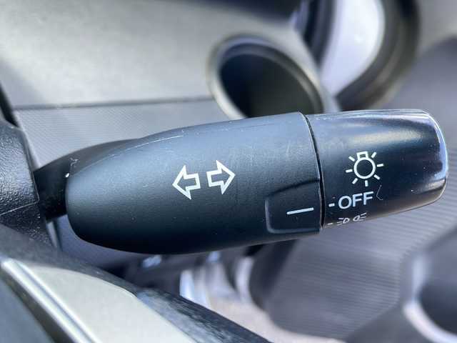 ホンダ フリード スパイク ハイブリット ジャストセレクション 岩手県 2013(平25)年 7.6万km スーパープラチナメタリック ナビ装着用スペシャルパッケージ/ジャストセレクション装備/バックカメラ/ETC/ディスチャージヘッドライト（オートライトコントロール付）/ドアミラーウィンカー/パワースライドドア(リア左側)/スライドドア・イージークローザー(リア両側)/Ｈｏｎｄａスマートキーシステム/フルオートエアコン/イモビライザー（国土交通省認可品）/クルーズコントロール/セキュリティアラーム/ＶＳＡ(ＡＢＳ＋ＴＣＳ＋横すべり抑制)/ヒルスタートアシスト/ワンセグTV/スタッドレスタイヤ積込