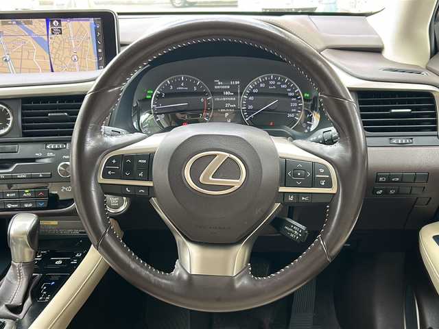 レクサス ＲＸ 200t 東京都 2018(平30)年 5.1万km ホワイトノーヴァガラスフレーク ワンオーナー/純正ナビゲーション/CD/DVD/Blue-ray/USB/AUX/Bluetooth/全方位カメラ/レザーシート/前席パワーシート/前席シートヒーター・エアーシート/革巻きステアリング/ステアリングヒーター/アダプティブクルーズコントロール/レーンキープアシスト/プリクラッシュセーフティ/純正20インチアルミホイール/ビルトインETC2.0/純正フロアマット/ドアバイザー/スマートキー×2/カードキー×1/取扱説明書/保証書