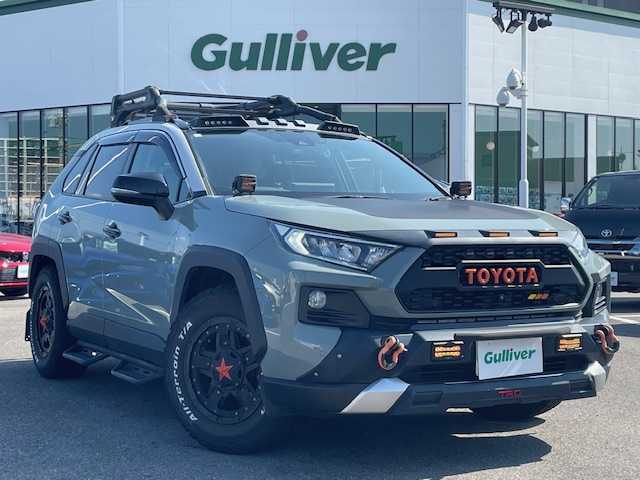 トヨタ ＲＡＶ４ アドベンチャー 長崎県 2020(令2)年 4.8万km アッシュグレーメタリック/アーバンカーキ 純正ディスプレイオーディオ/BT/USB/Mira cast/全方位カメラ/サンルーフ/合皮レザーシート/D席パワーシート/D/N席シートヒーター・エアーシート/トヨタセーフティセンス/レーダークルーズコントロール/ステアリングヒーター/パワーバックドア/ドライブレコーダー前後/LEDヘッドライト/オートマチックハイビーム/ビルトインETC/ボンネットラッピング/ルーフキャリアー/リアラダー/フロントロアーガーニッシュ/IPFキューブライト/ルーフマーカー（ライト）/グリルマーカー/牽引フック/サイドステップ（ナーフステップ）/TRDエアロ前後/TRDマッドフラップ/TRDドアハンドルプロテクター