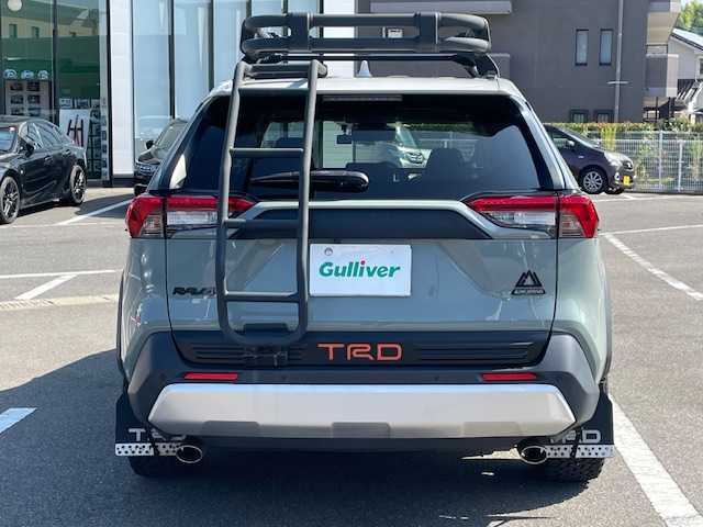 トヨタ ＲＡＶ４ アドベンチャー 長崎県 2020(令2)年 4.8万km アッシュグレーメタリック/アーバンカーキ 純正ディスプレイオーディオ/BT/USB/Mira cast/全方位カメラ/サンルーフ/合皮レザーシート/D席パワーシート/D/N席シートヒーター・エアーシート/トヨタセーフティセンス/レーダークルーズコントロール/ステアリングヒーター/パワーバックドア/ドライブレコーダー前後/LEDヘッドライト/オートマチックハイビーム/ビルトインETC/ボンネットラッピング/ルーフキャリアー/リアラダー/フロントロアーガーニッシュ/IPFキューブライト/ルーフマーカー（ライト）/グリルマーカー/牽引フック/サイドステップ（ナーフステップ）/TRDエアロ前後/TRDマッドフラップ/TRDドアハンドルプロテクター
