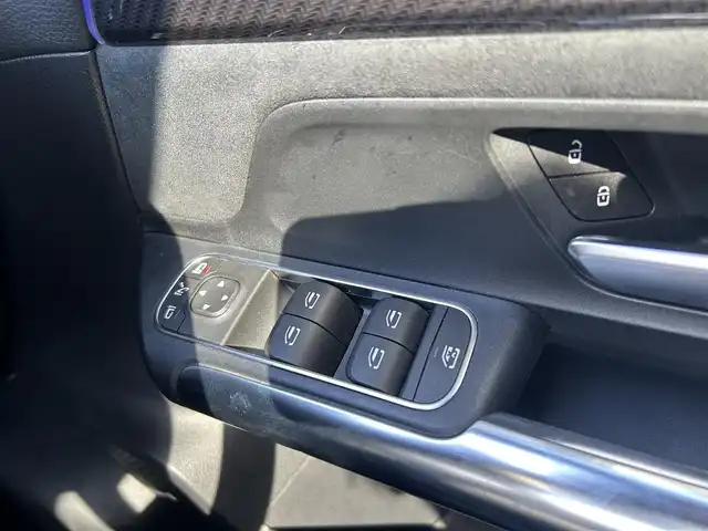 メルセデス・ベンツ ＧＬＡ２００ｄ 4マチック AMGライン 滋賀県 2021(令3)年 2.9万km コスモスブラック ワンオーナー/パノラマスライディングルーフ/ナビゲーションパッケージ/レーダーセーフティパッケージ/純正ナビ/地デジ/Bluetooth/ワイヤレス充電/全方位カメラ/黒半革/パワーシート/シートヒーター/純正19インチAW/ドライブレコーダー/ETC